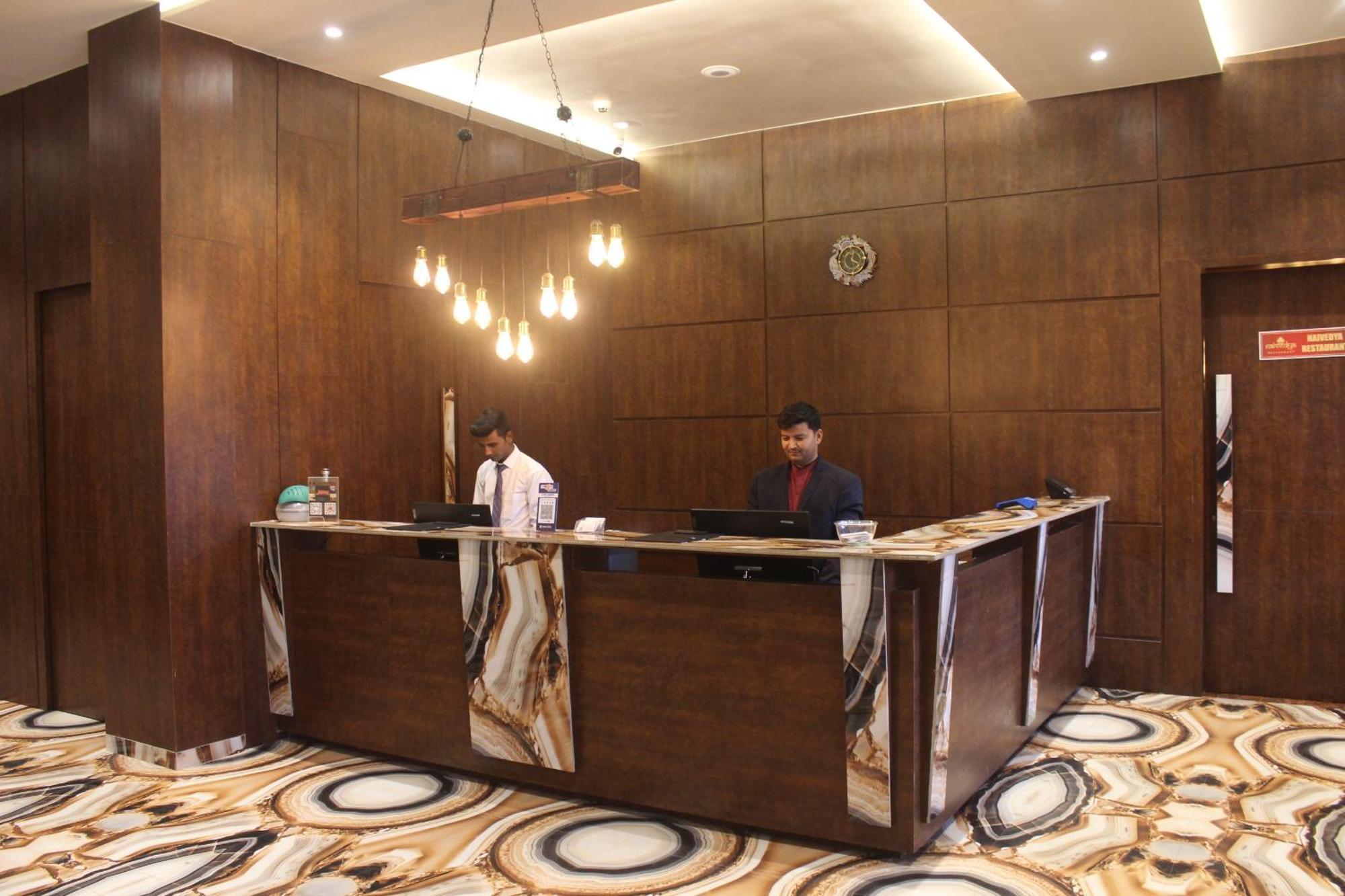 Hotel Madhuban Silvassa Exteriör bild
